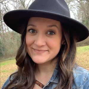 Meet your Posher, Cari